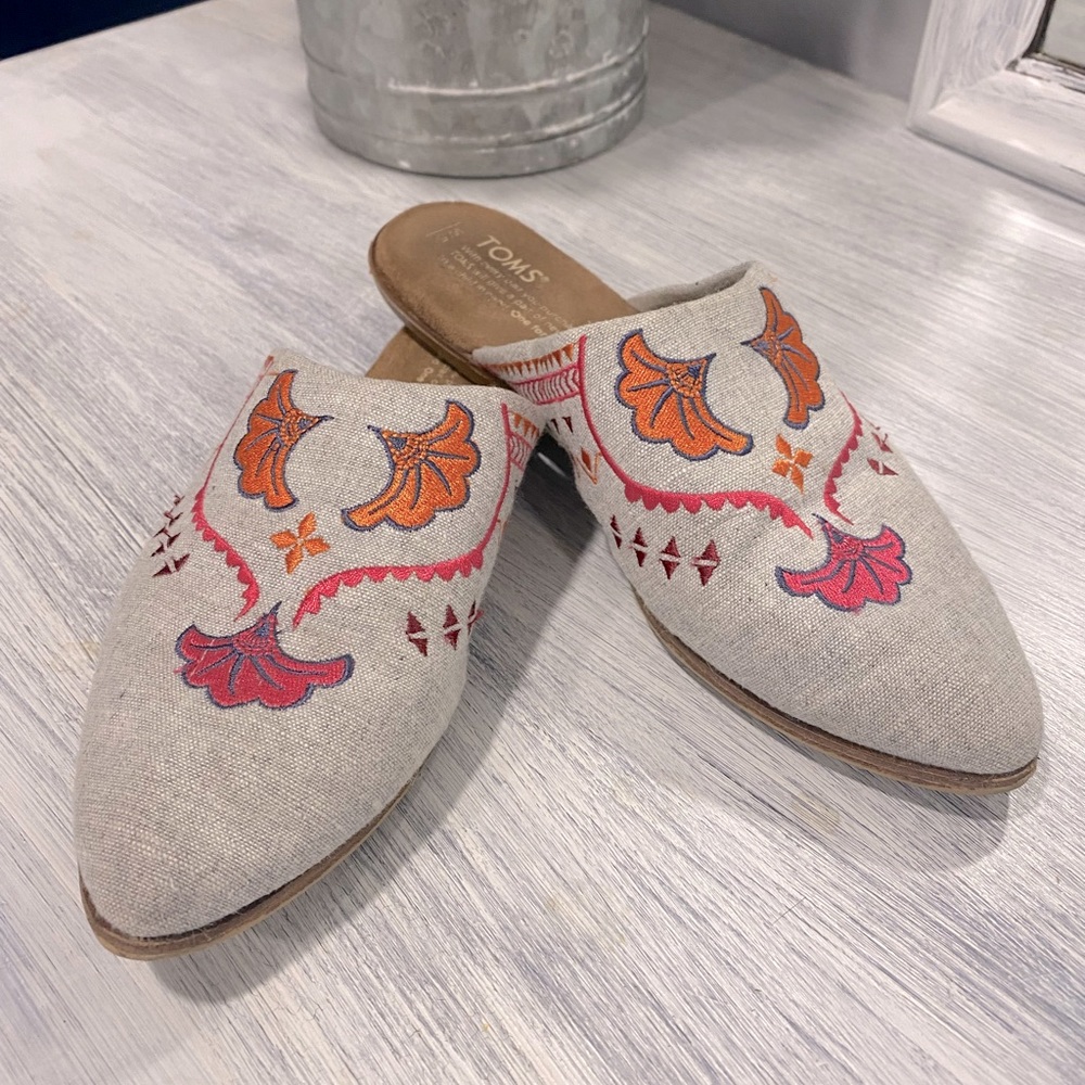 Toms Womens Size 5 Pink Orange Grey Mules Slippers Embroidered Jutti